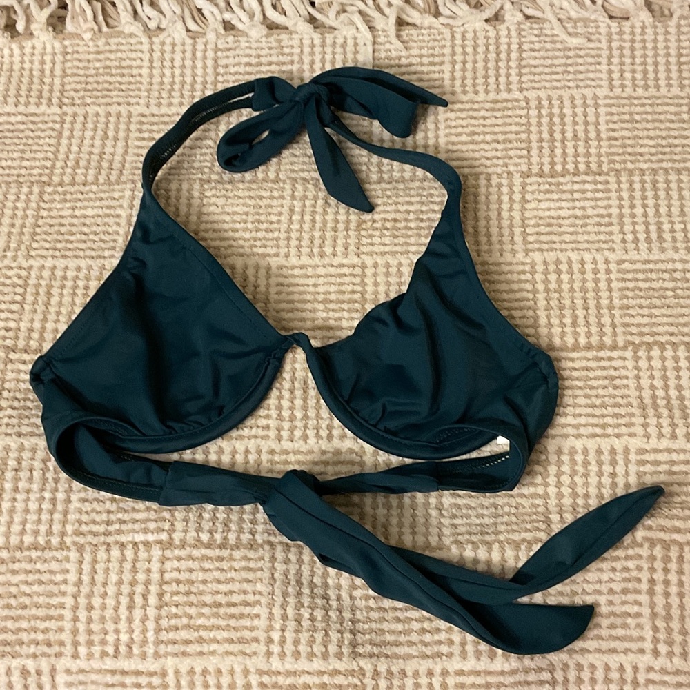 Like New VENUS Teal Green Underwire Halter Bikini Top